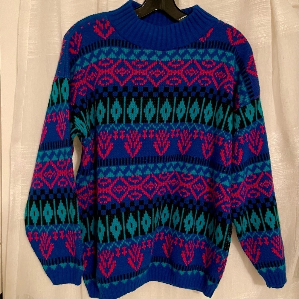 Colorful Adesso 80’s Sweater in Excellent Condition. Size Large.